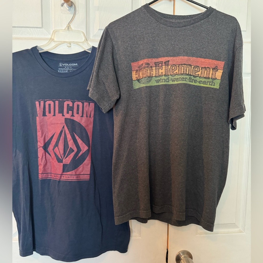 Set of 2 men’s skate/surf tees